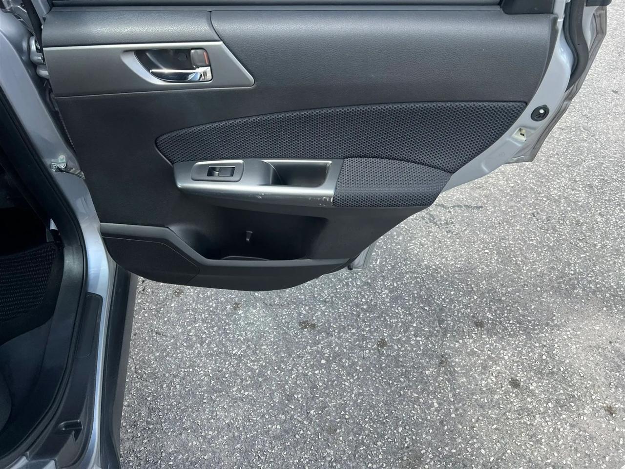 Subaru Forester 2.5X Premium 2012