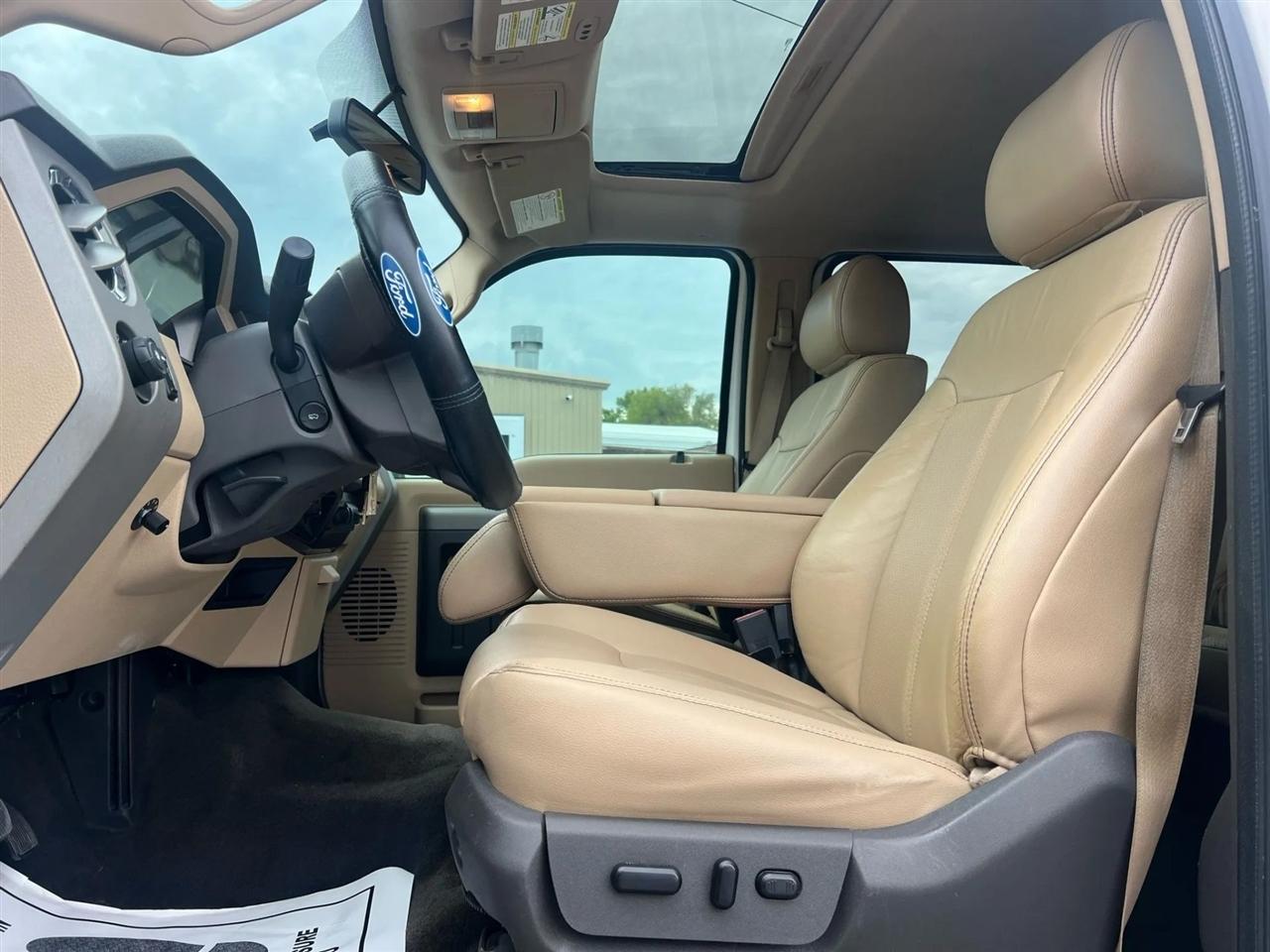 Ford F-250 SD Lariat Crew Cab 4WD 2013