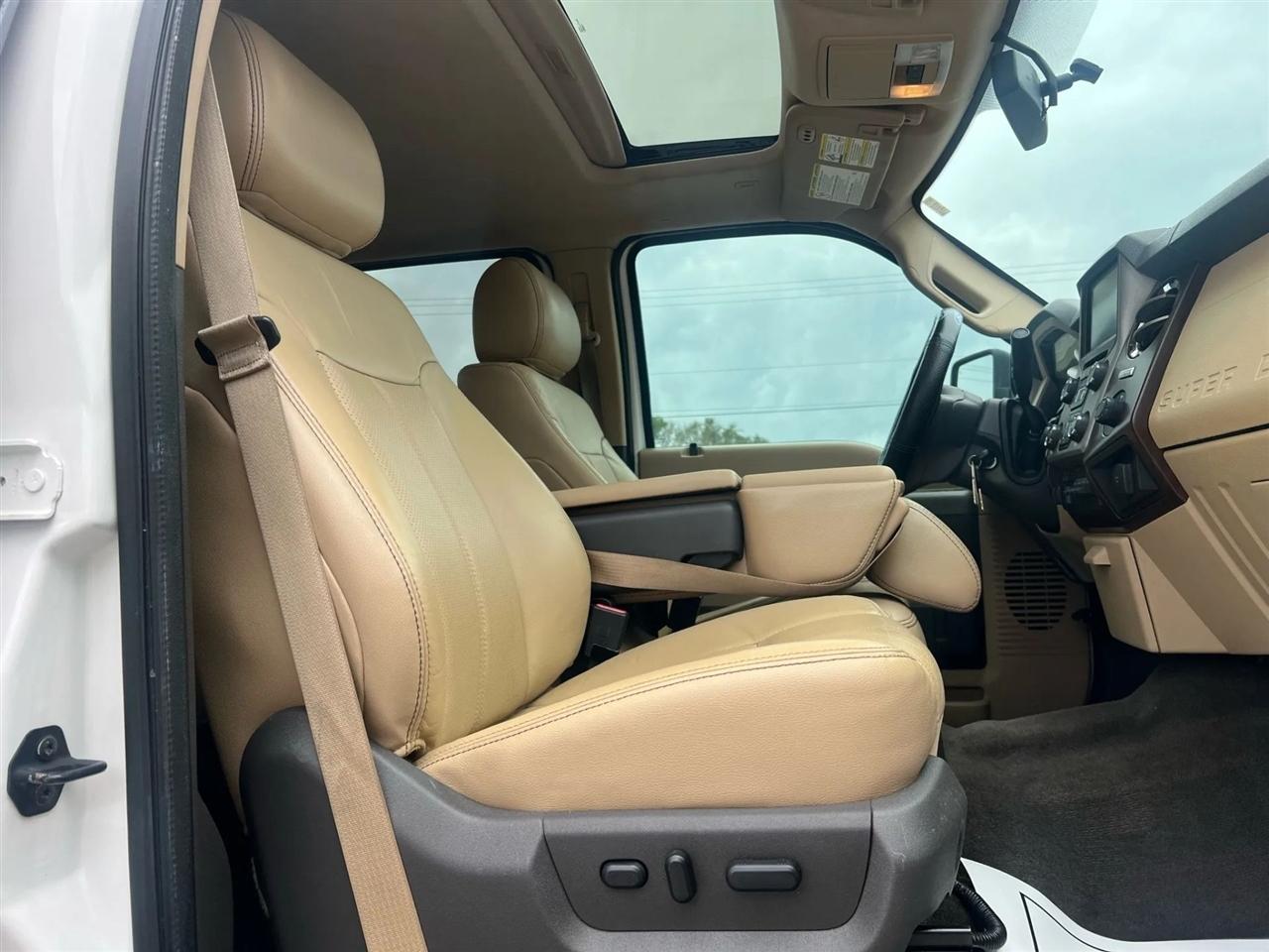 Ford F-250 SD Lariat Crew Cab 4WD 2013