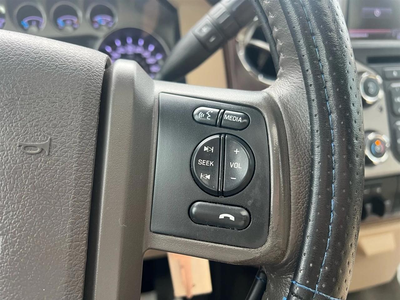 Ford F-250 SD Lariat Crew Cab 4WD 2013