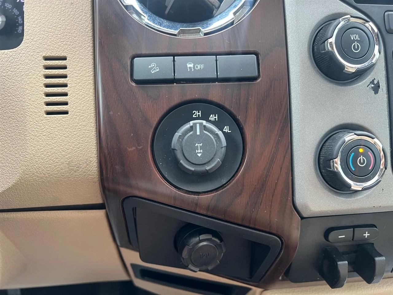 Ford F-250 SD Lariat Crew Cab 4WD 2013