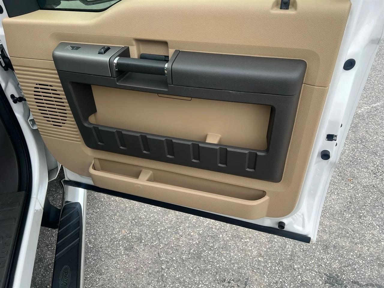 Ford F-250 SD Lariat Crew Cab 4WD 2013