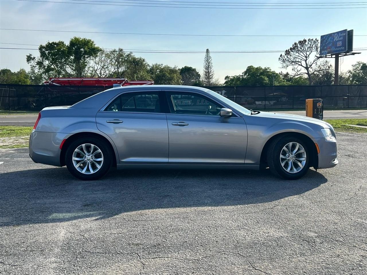 Chrysler 300 Limited RWD 2015