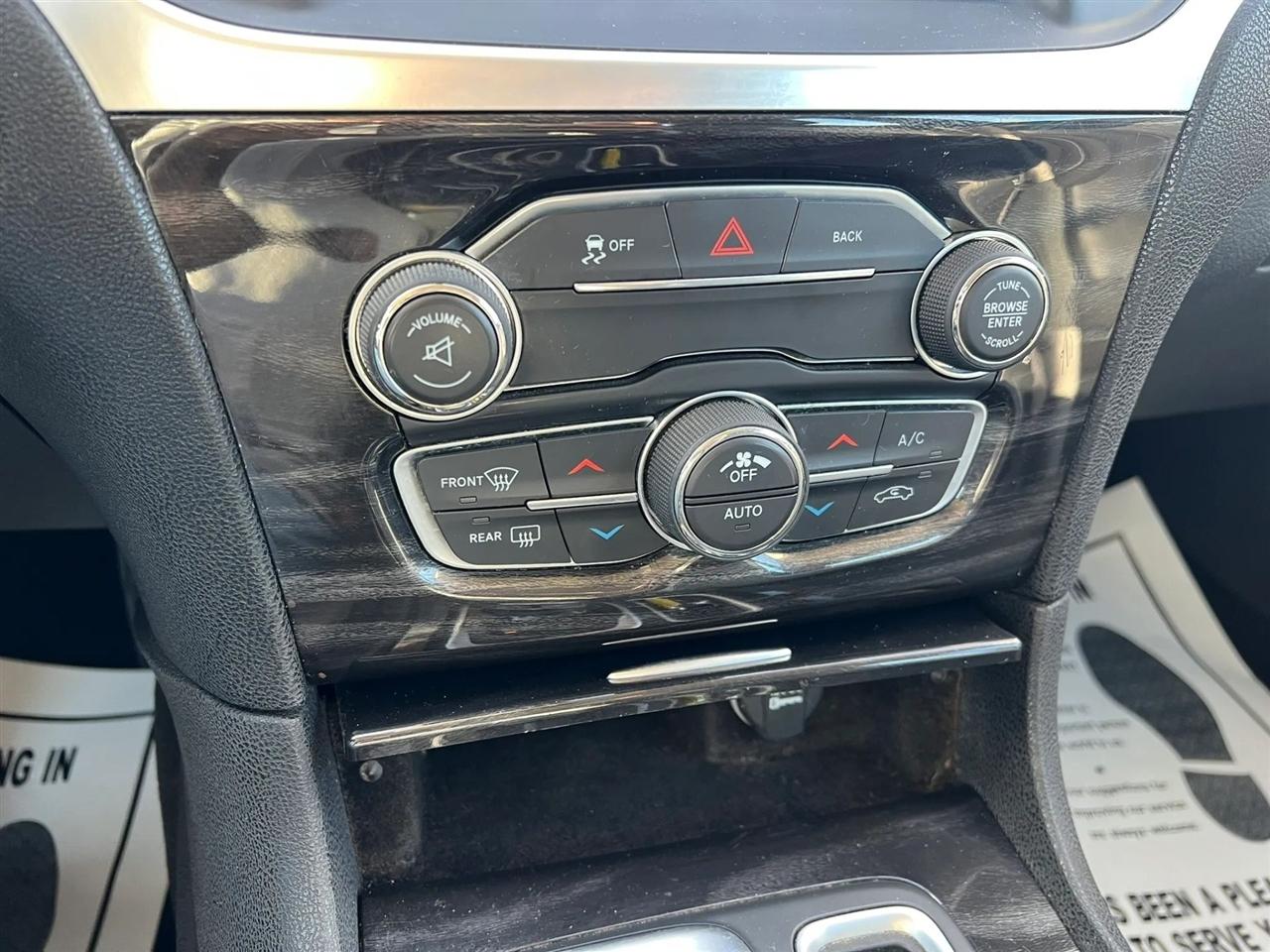 Chrysler 300 Limited RWD 2015