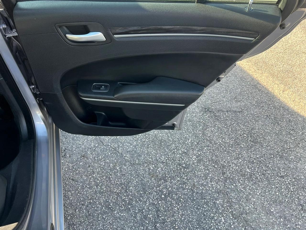 Chrysler 300 Limited RWD 2015