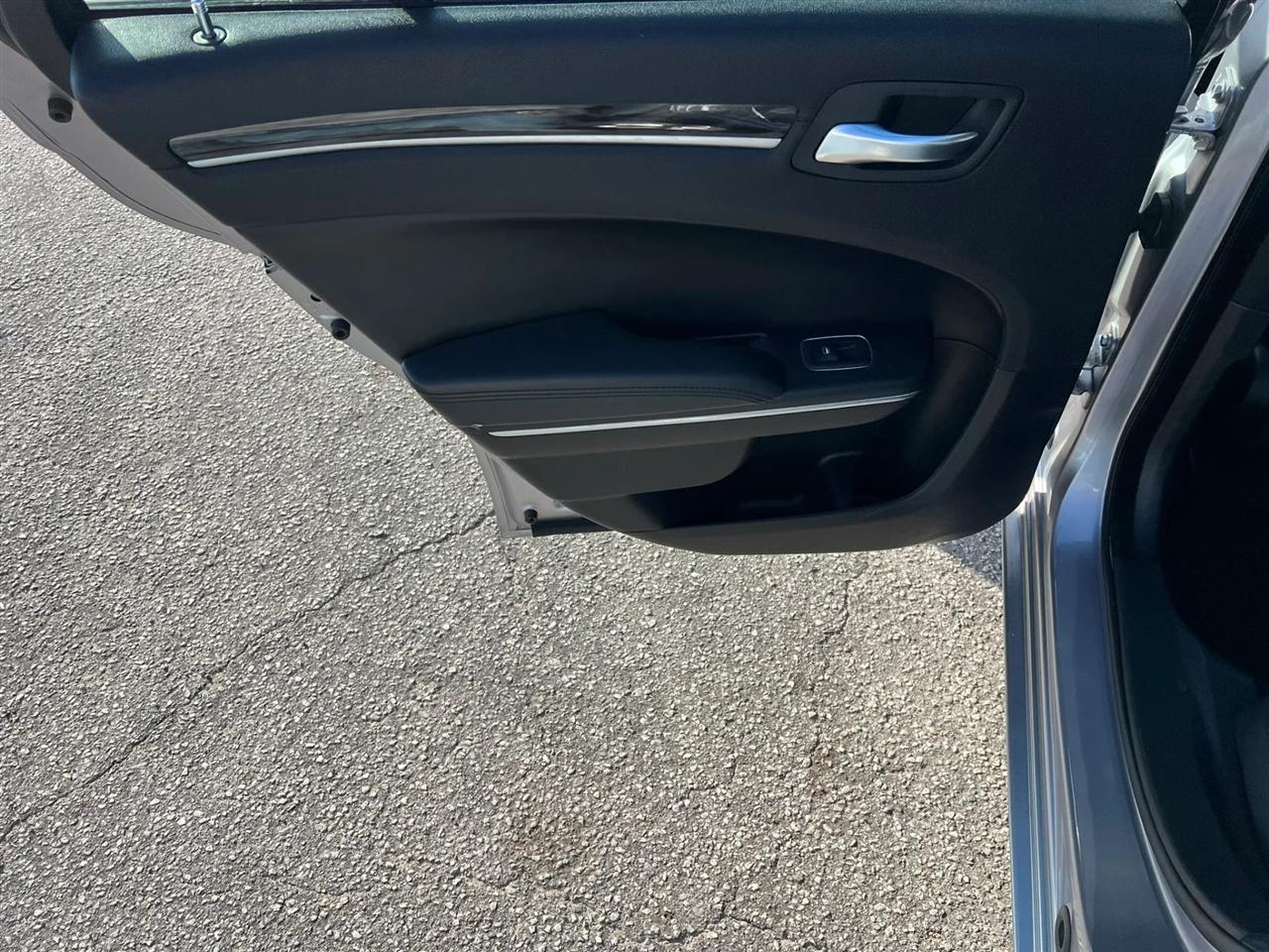 Chrysler 300 Limited RWD 2015