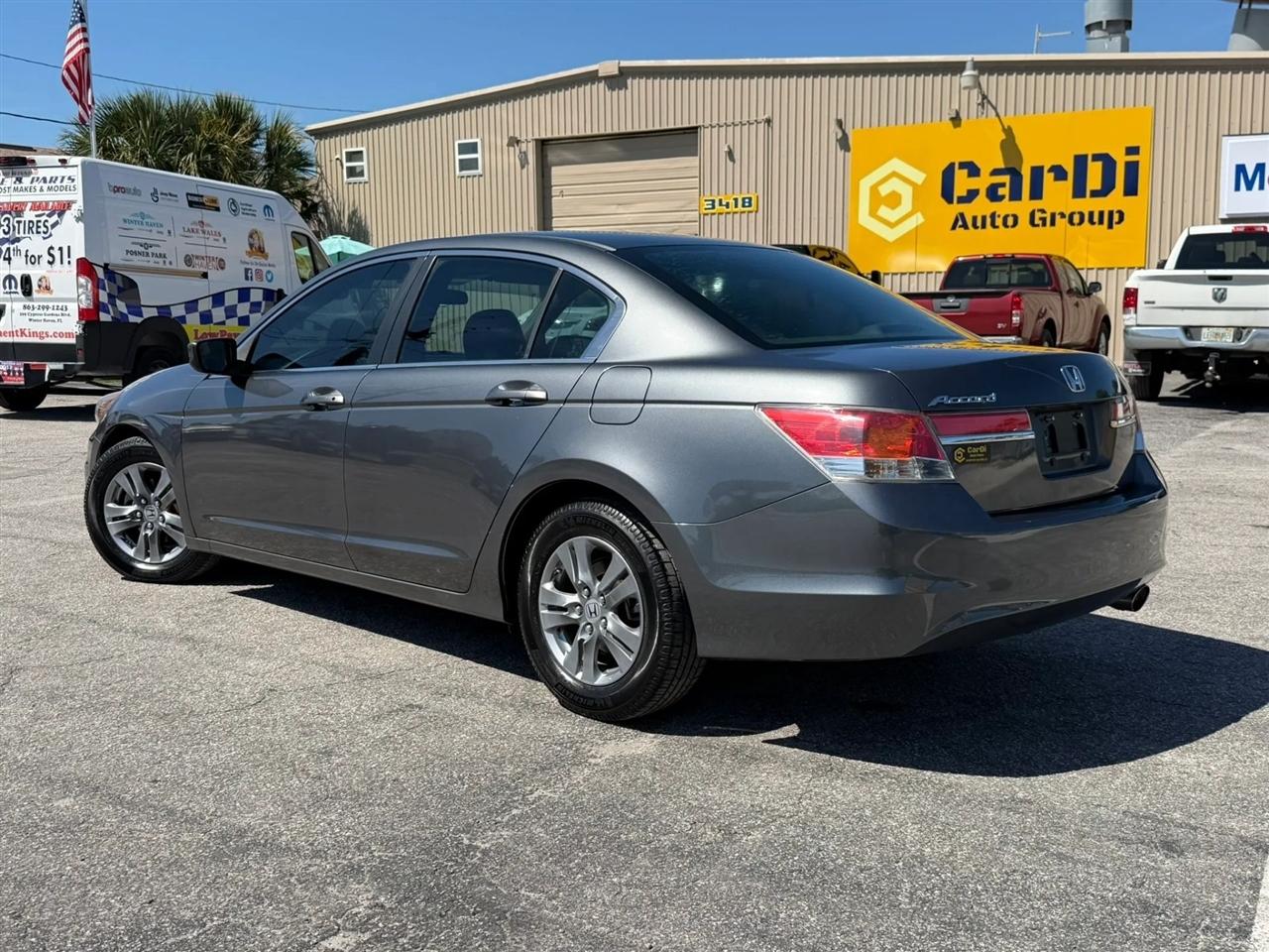 Honda Accord LX-P Sedan AT 2011