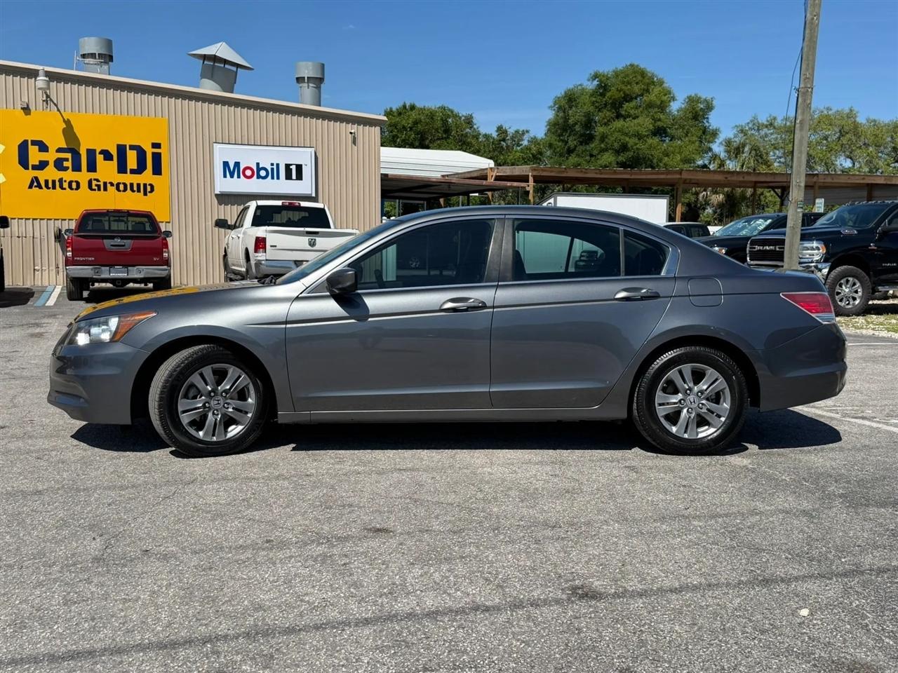 Honda Accord LX-P Sedan AT 2011