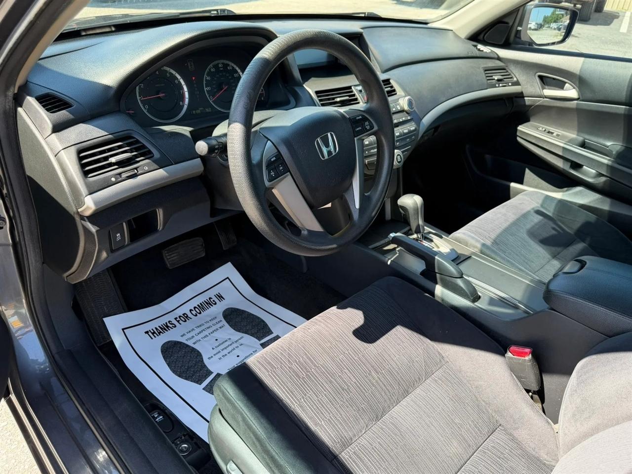 Honda Accord LX-P Sedan AT 2011