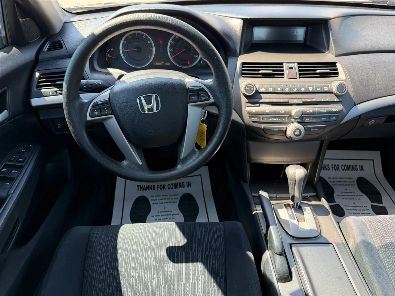 Honda Accord LX-P Sedan AT 2011