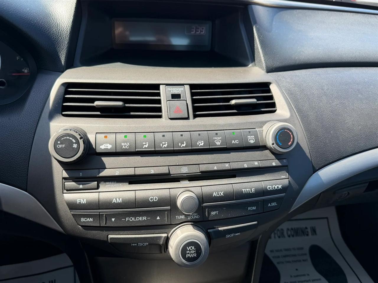 Honda Accord LX-P Sedan AT 2011