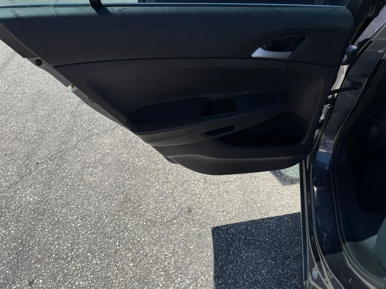 Honda Accord LX-P Sedan AT 2011