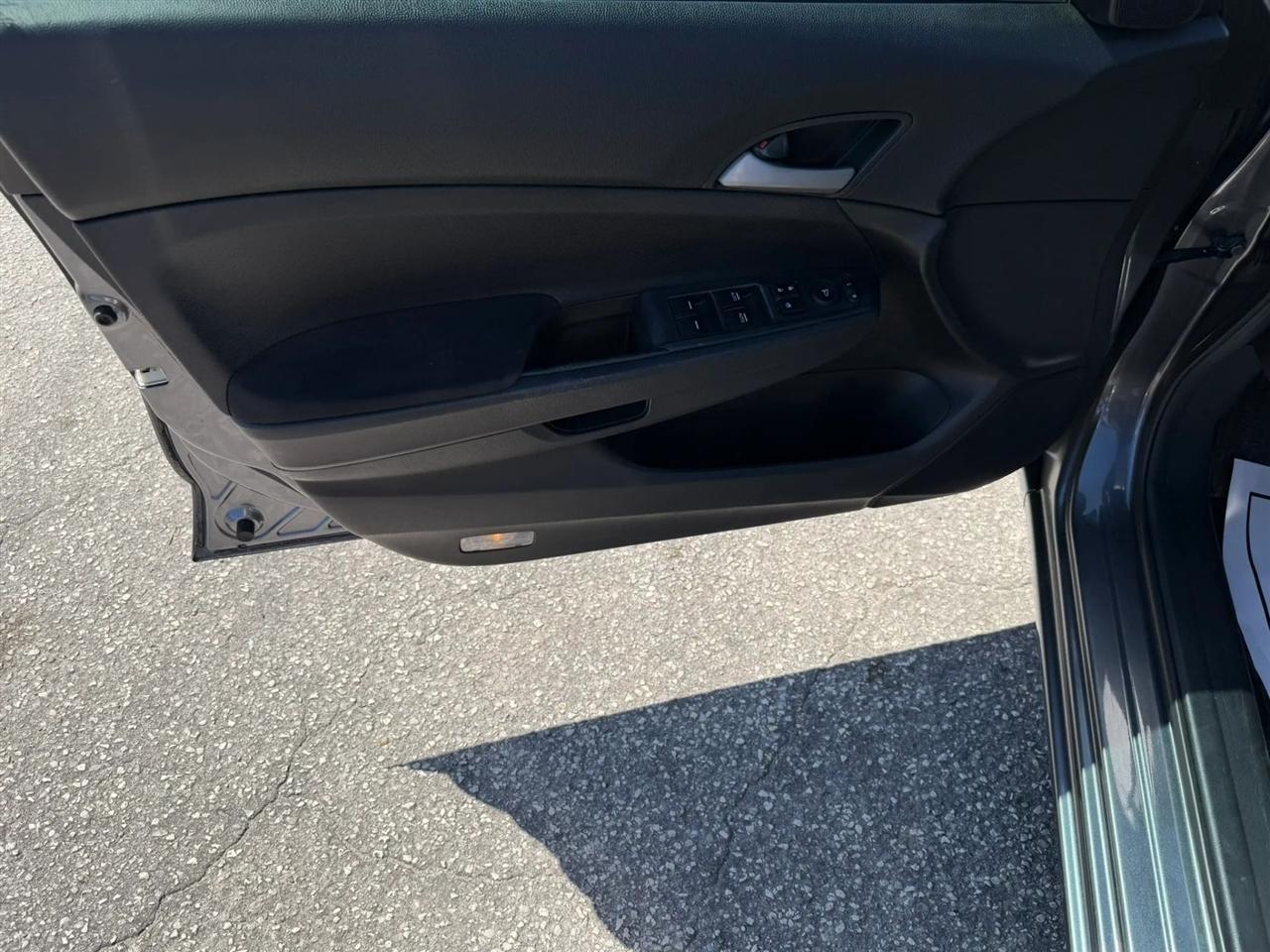 Honda Accord LX-P Sedan AT 2011