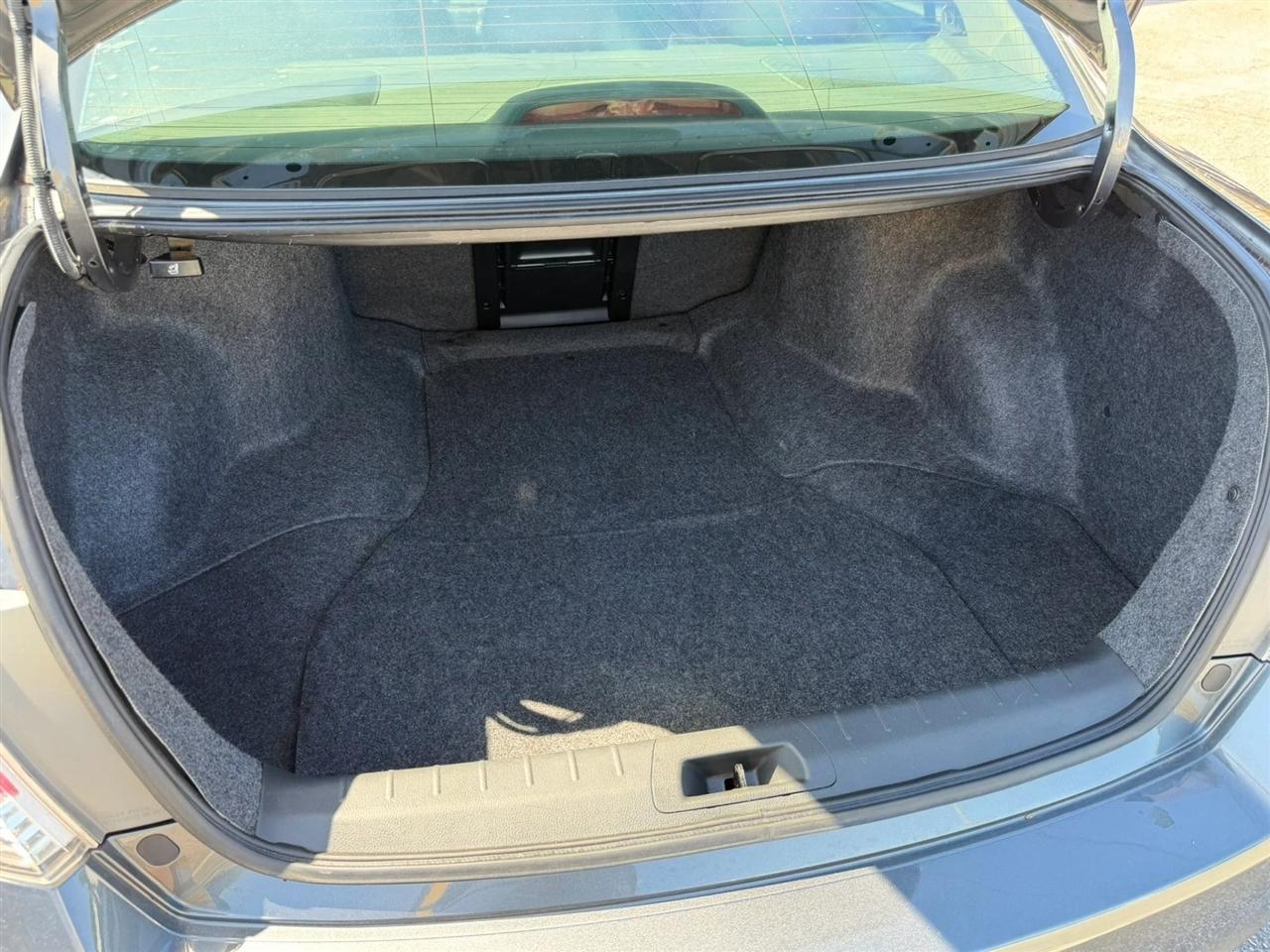 Honda Accord LX-P Sedan AT 2011