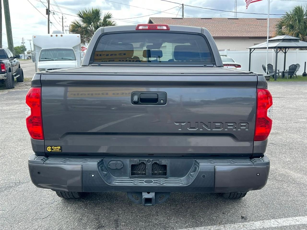 Toyota Tundra SR5 5.7L V8 CrewMax 4WD 2018