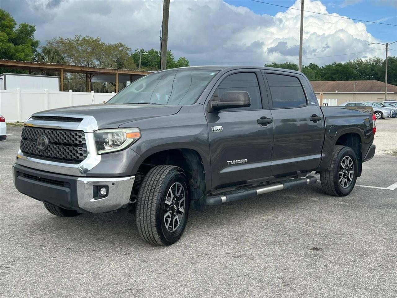 Toyota Tundra SR5 5.7L V8 CrewMax 4WD 2018