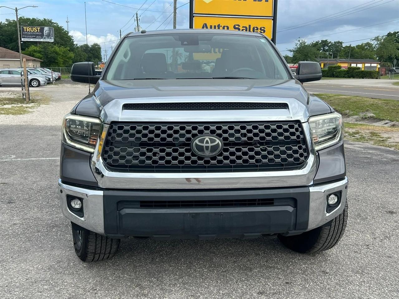 Toyota Tundra SR5 5.7L V8 CrewMax 4WD 2018