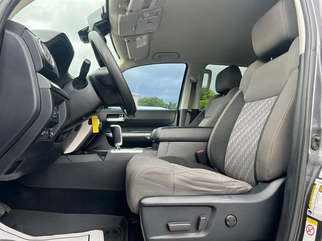 Toyota Tundra SR5 5.7L V8 CrewMax 4WD 2018