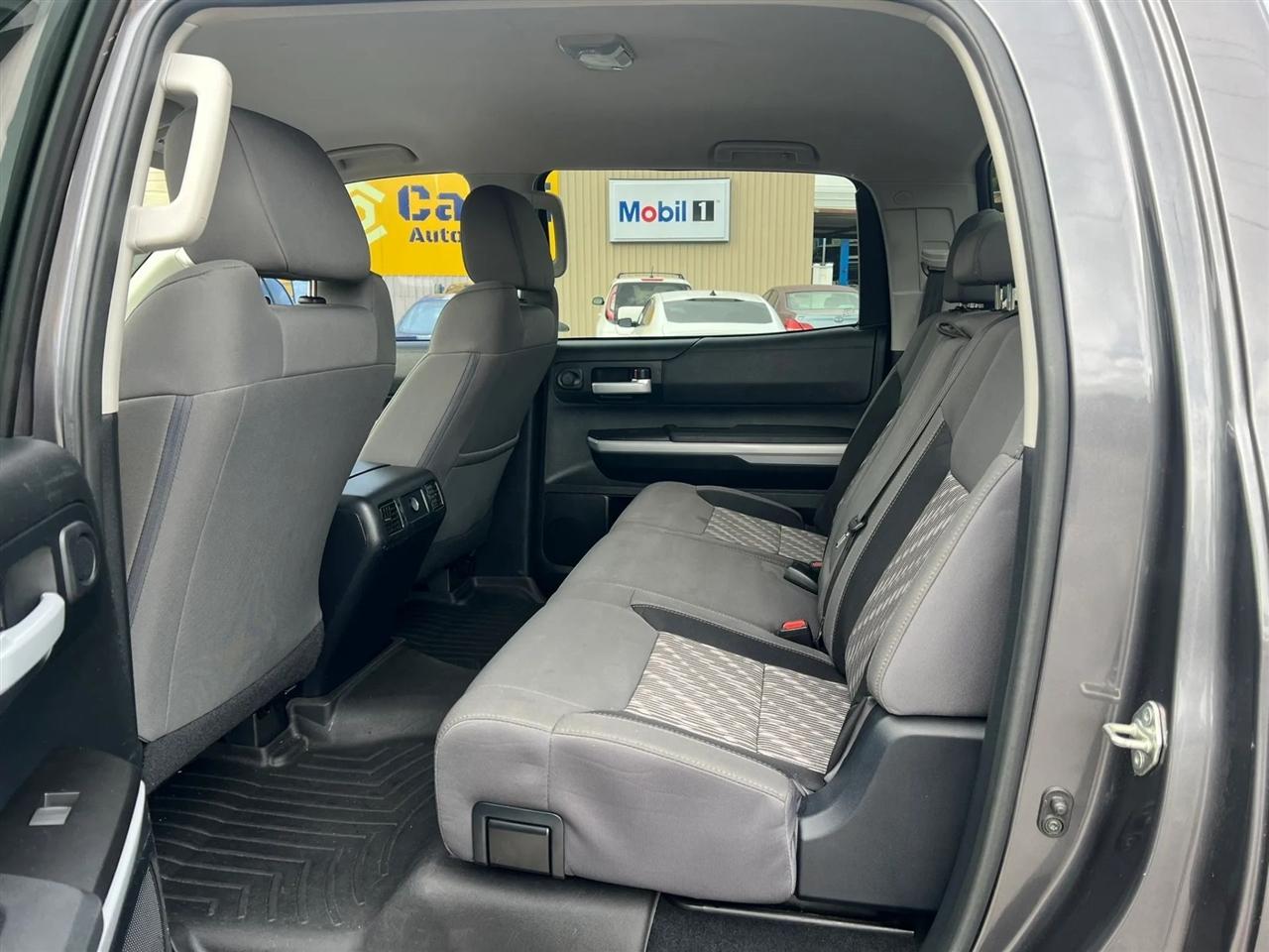 Toyota Tundra SR5 5.7L V8 CrewMax 4WD 2018