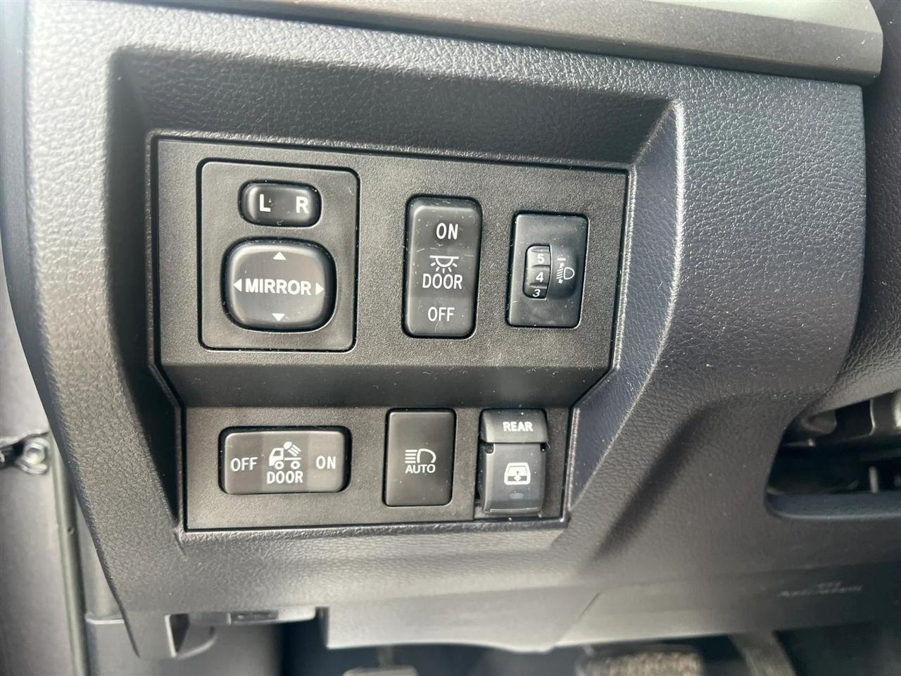 Toyota Tundra SR5 5.7L V8 CrewMax 4WD 2018