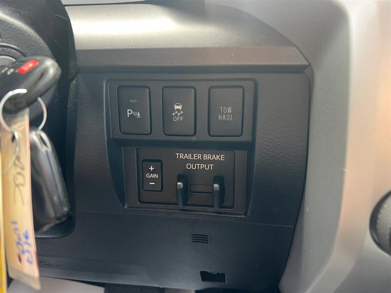 Toyota Tundra SR5 5.7L V8 CrewMax 4WD 2018