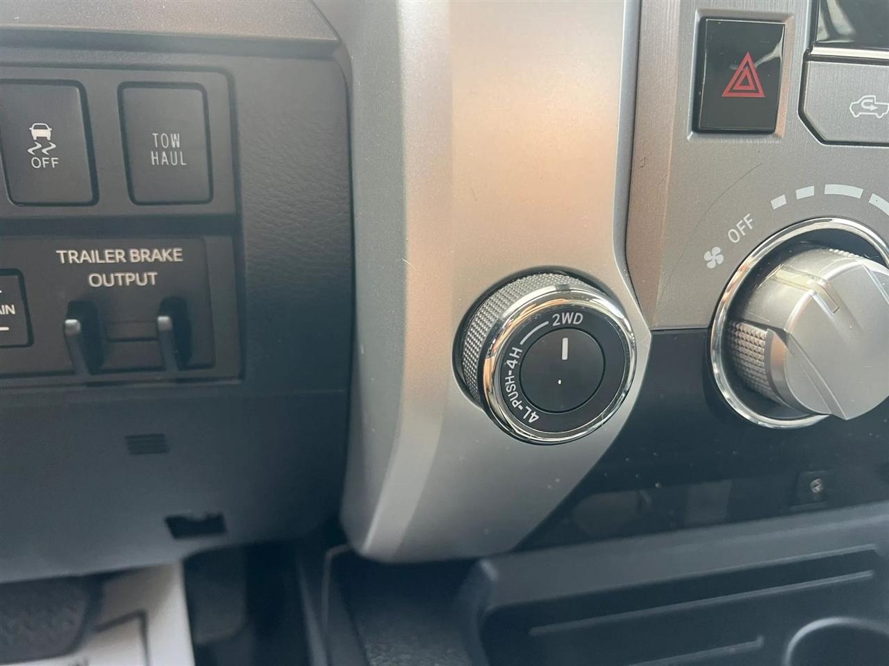 Toyota Tundra SR5 5.7L V8 CrewMax 4WD 2018