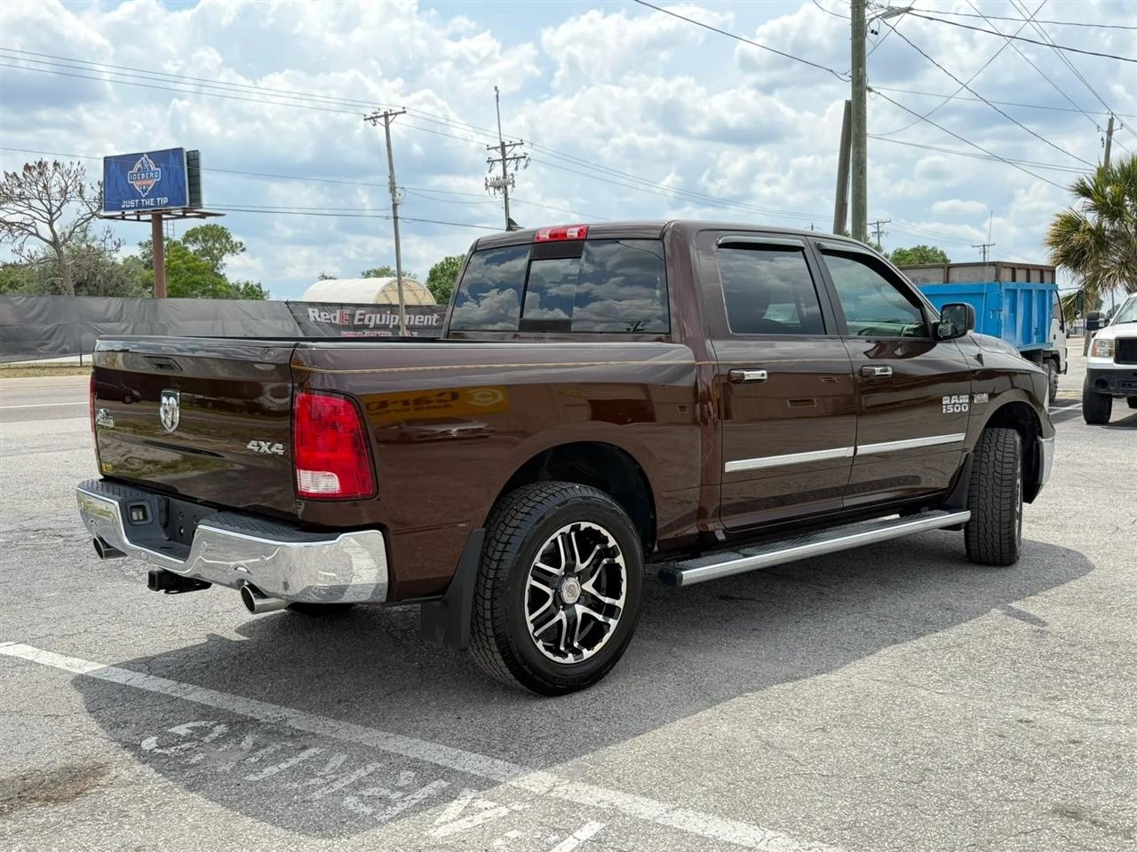 RAM 1500 SLT Crew Cab SWB 4WD 2015