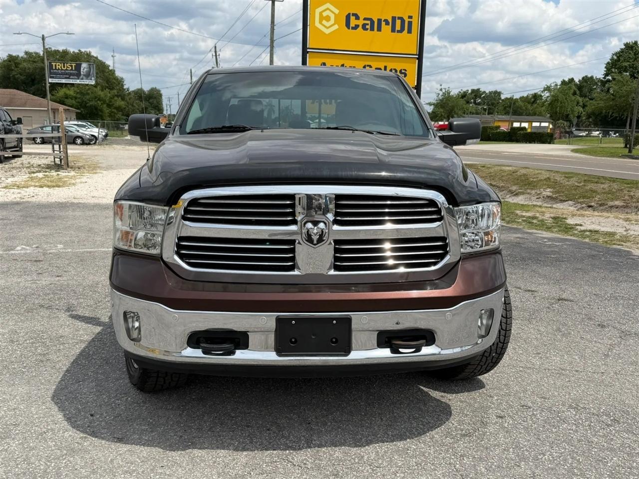 RAM 1500 SLT Crew Cab SWB 4WD 2015