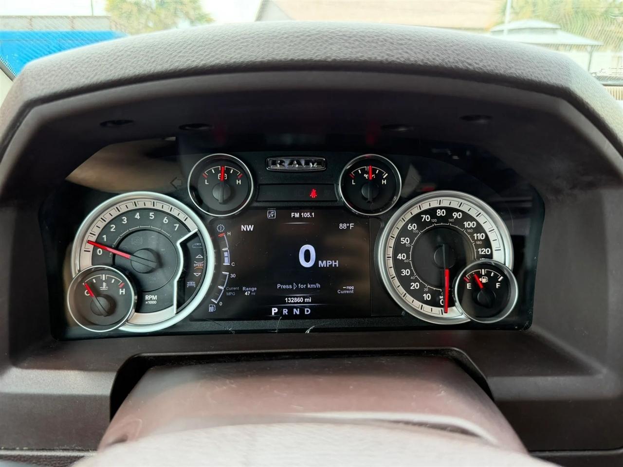 RAM 1500 SLT Crew Cab SWB 4WD 2015