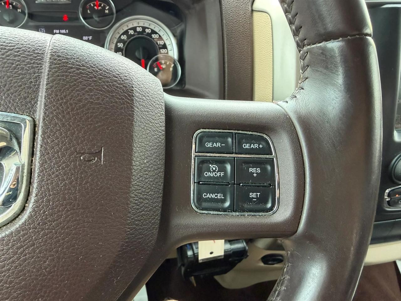 RAM 1500 SLT Crew Cab SWB 4WD 2015