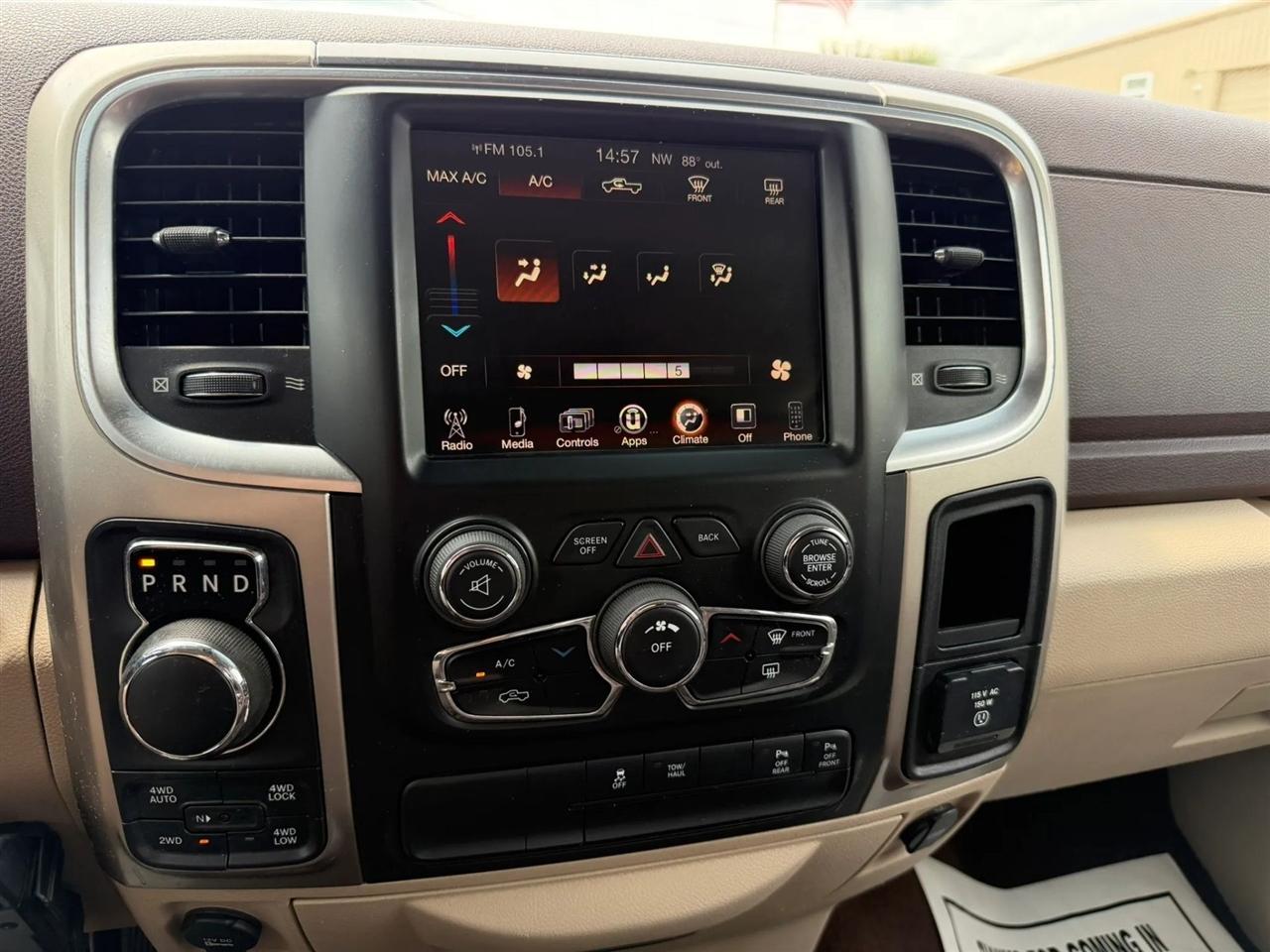RAM 1500 SLT Crew Cab SWB 4WD 2015