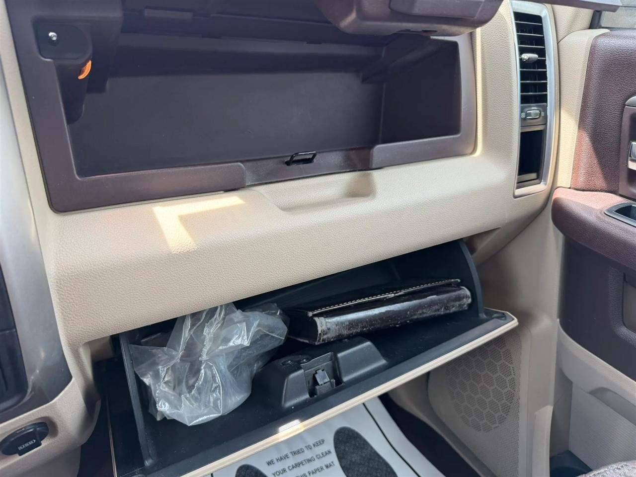 RAM 1500 SLT Crew Cab SWB 4WD 2015