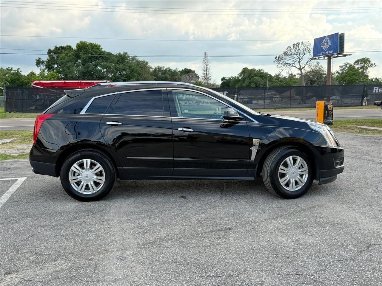 Cadillac SRX Luxury Collection 2011