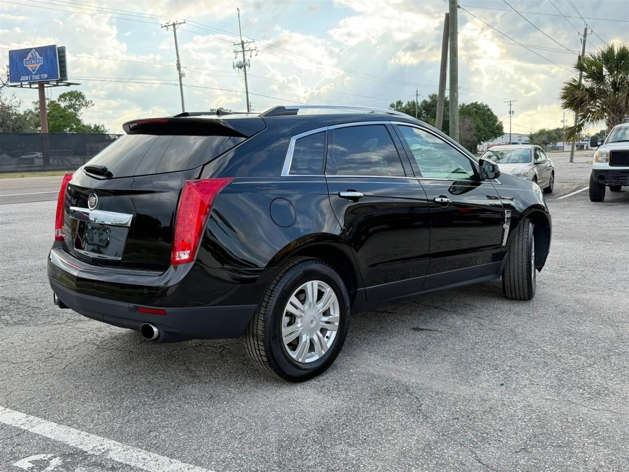 Cadillac SRX Luxury Collection 2011