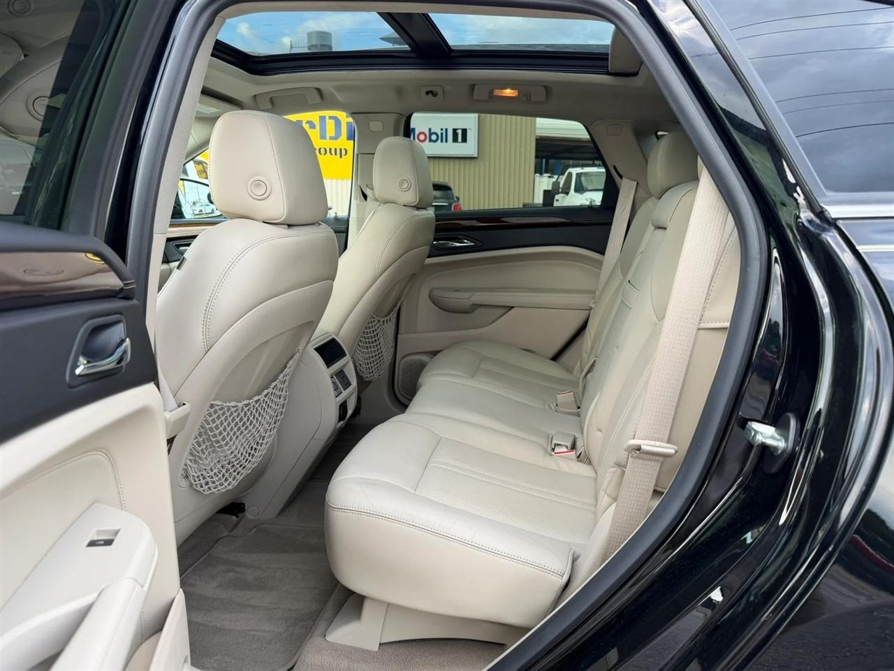 Cadillac SRX Luxury Collection 2011