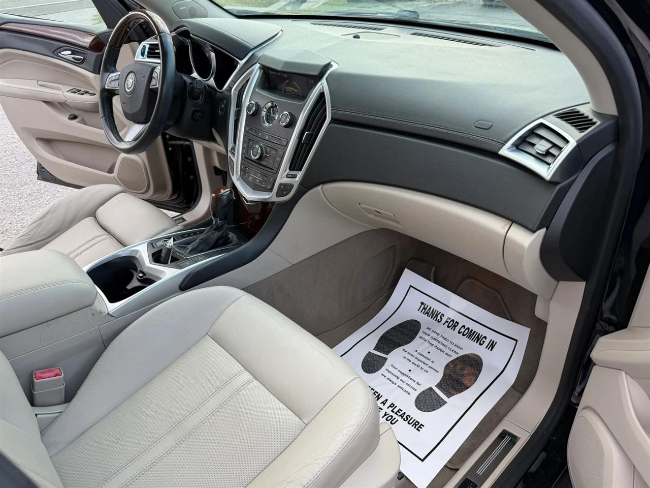 Cadillac SRX Luxury Collection 2011