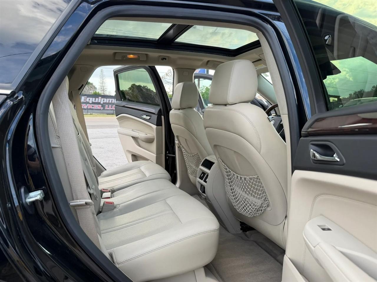 Cadillac SRX Luxury Collection 2011