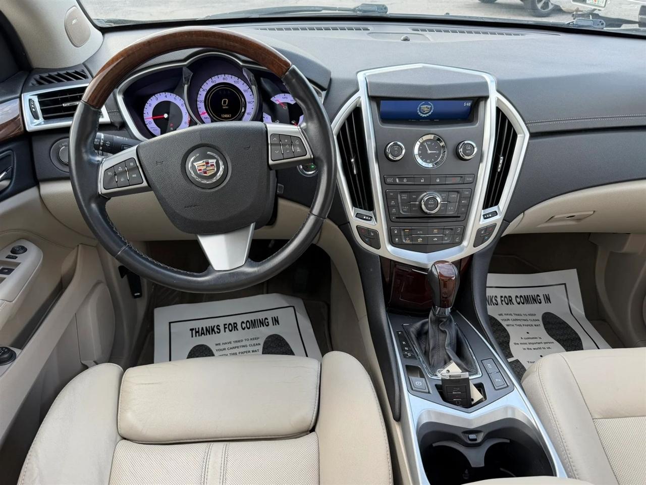 Cadillac SRX Luxury Collection 2011