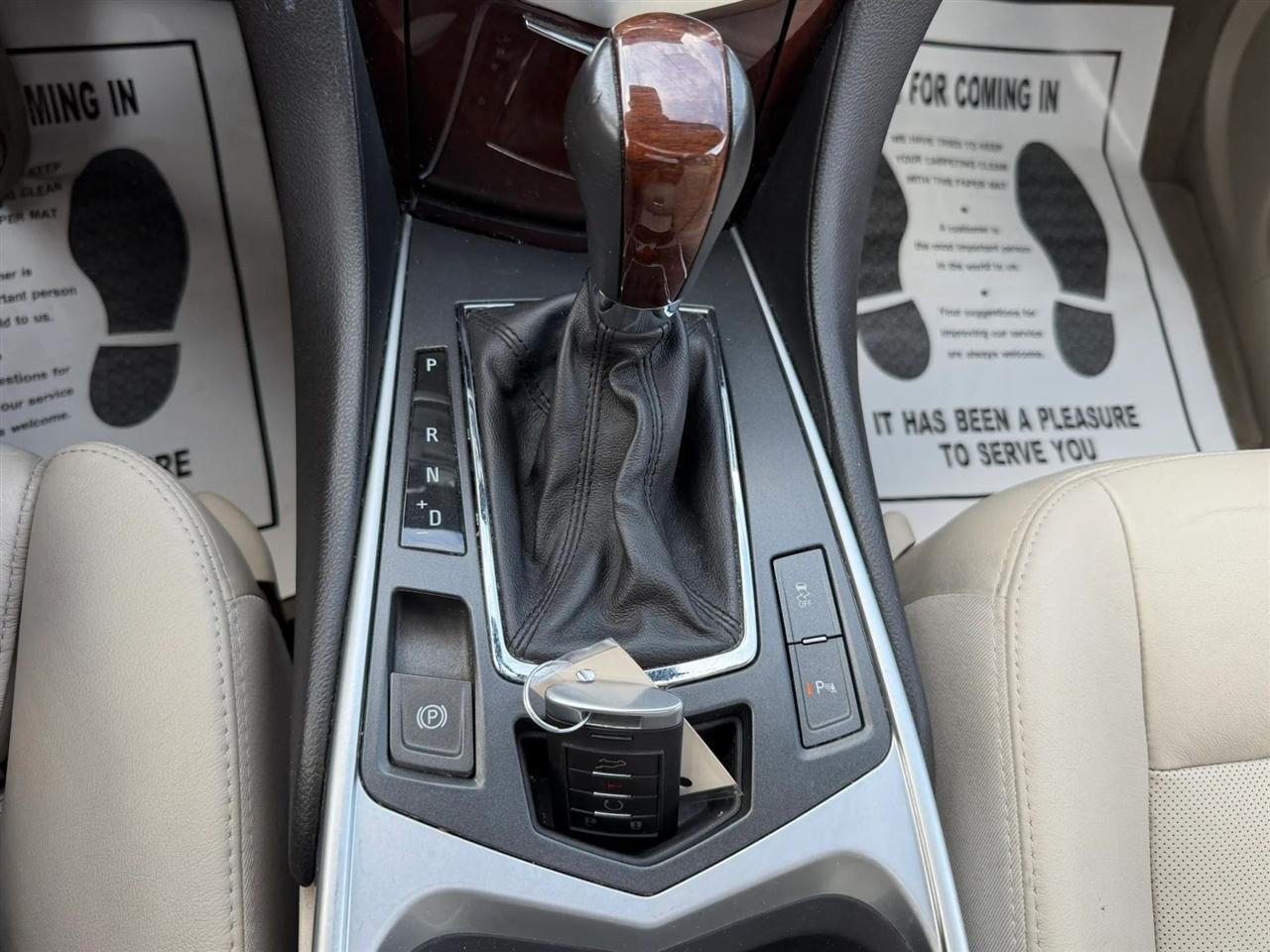 Cadillac SRX Luxury Collection 2011