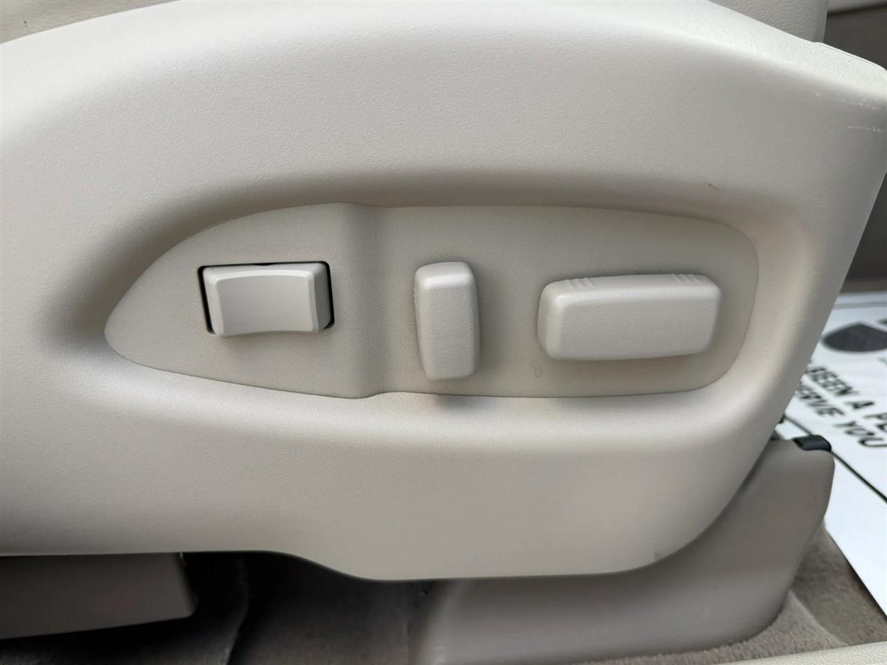 Cadillac SRX Luxury Collection 2011