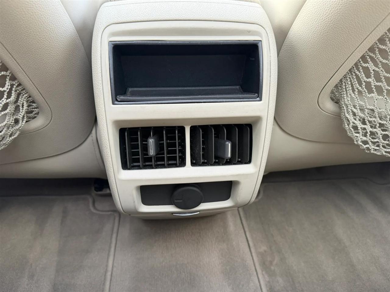 Cadillac SRX Luxury Collection 2011