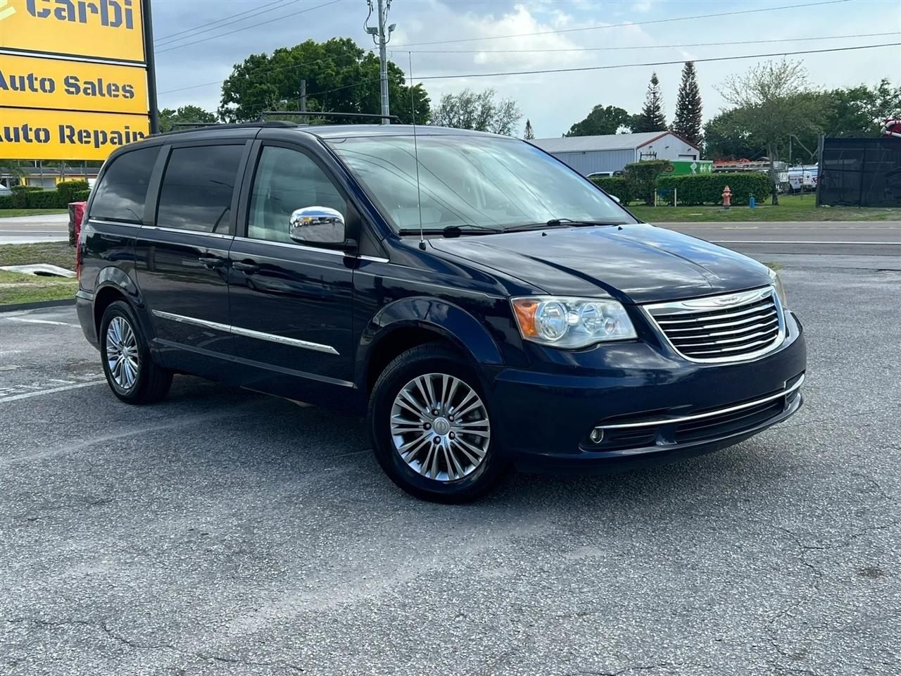 2013 Chrysler Town & Country Touring-L