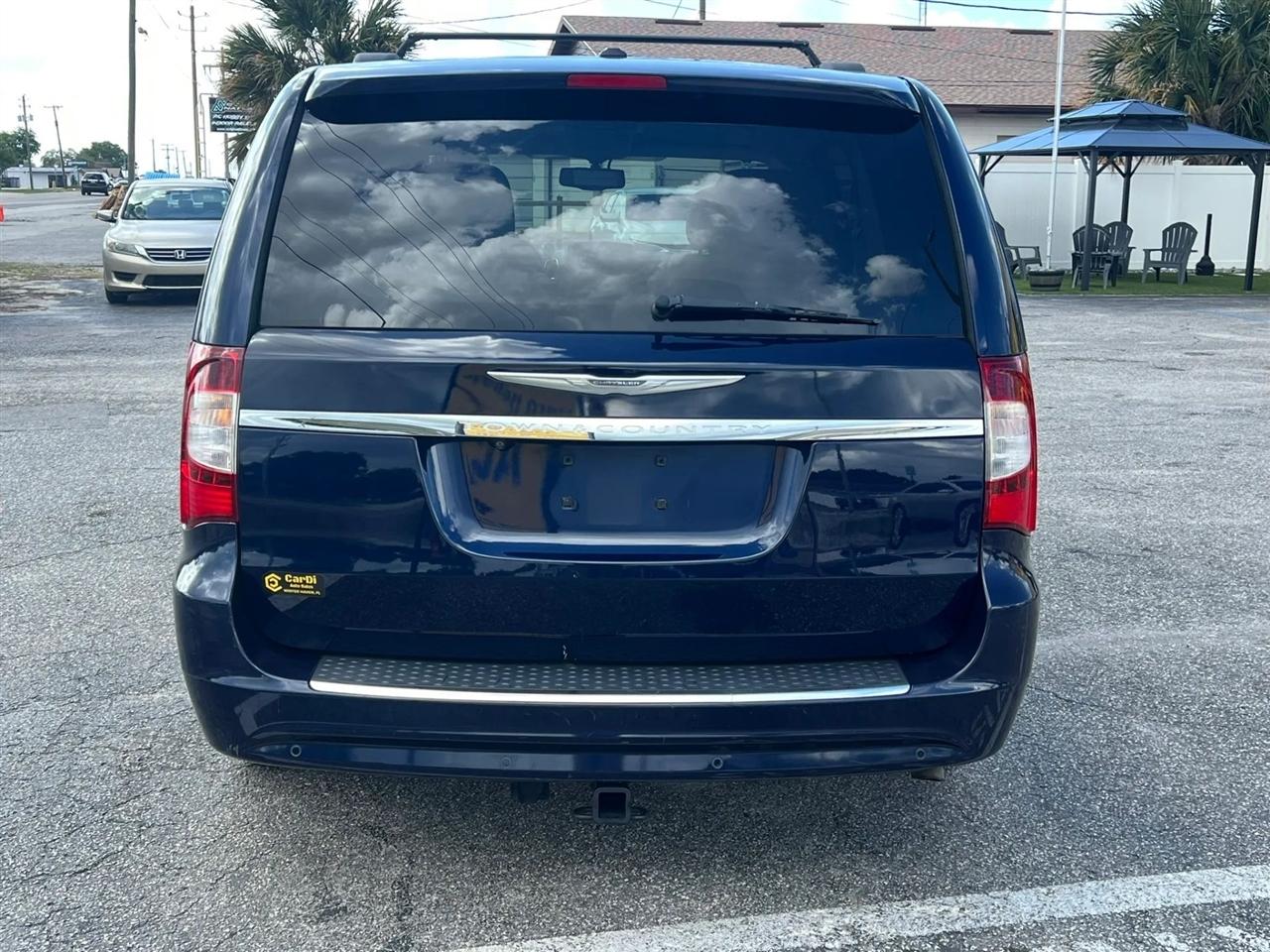 Chrysler Town & Country Touring-L 2013