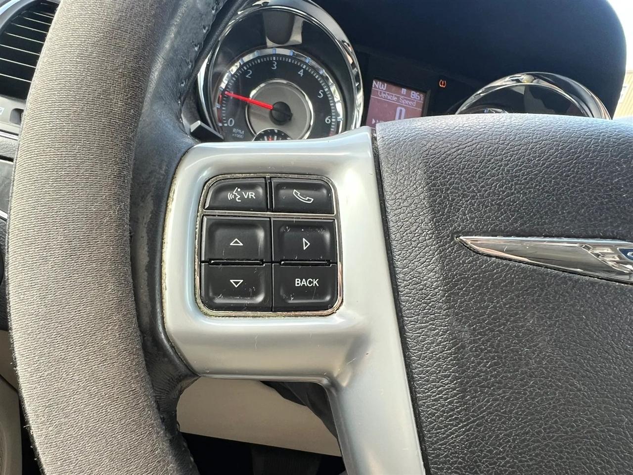 Chrysler Town & Country Touring-L 2013