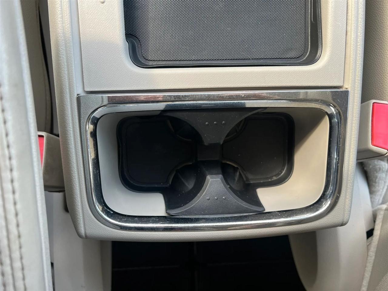 Chrysler Town & Country Touring-L 2013