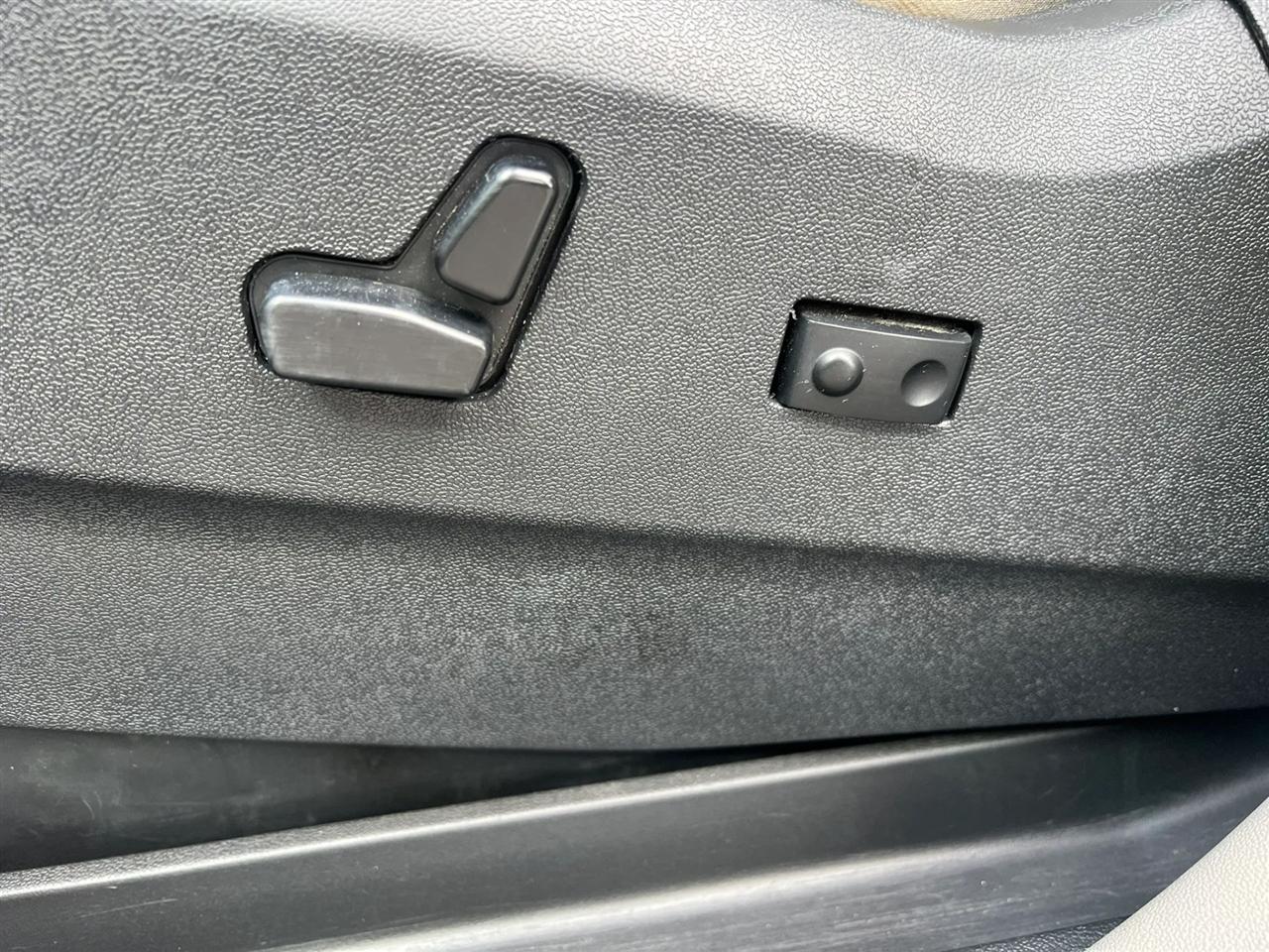 Chrysler Town & Country Touring-L 2013