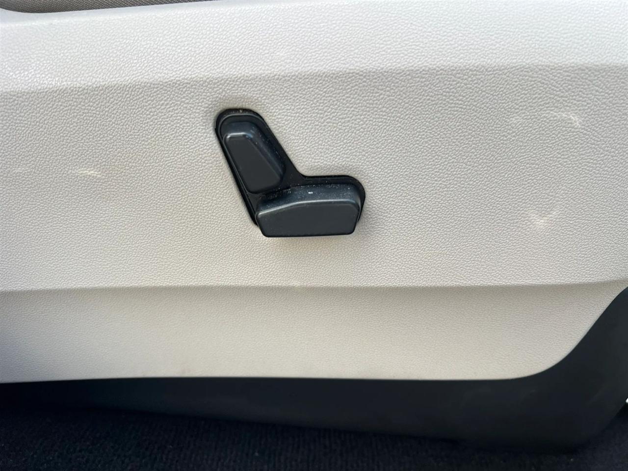 Chrysler Town & Country Touring-L 2013