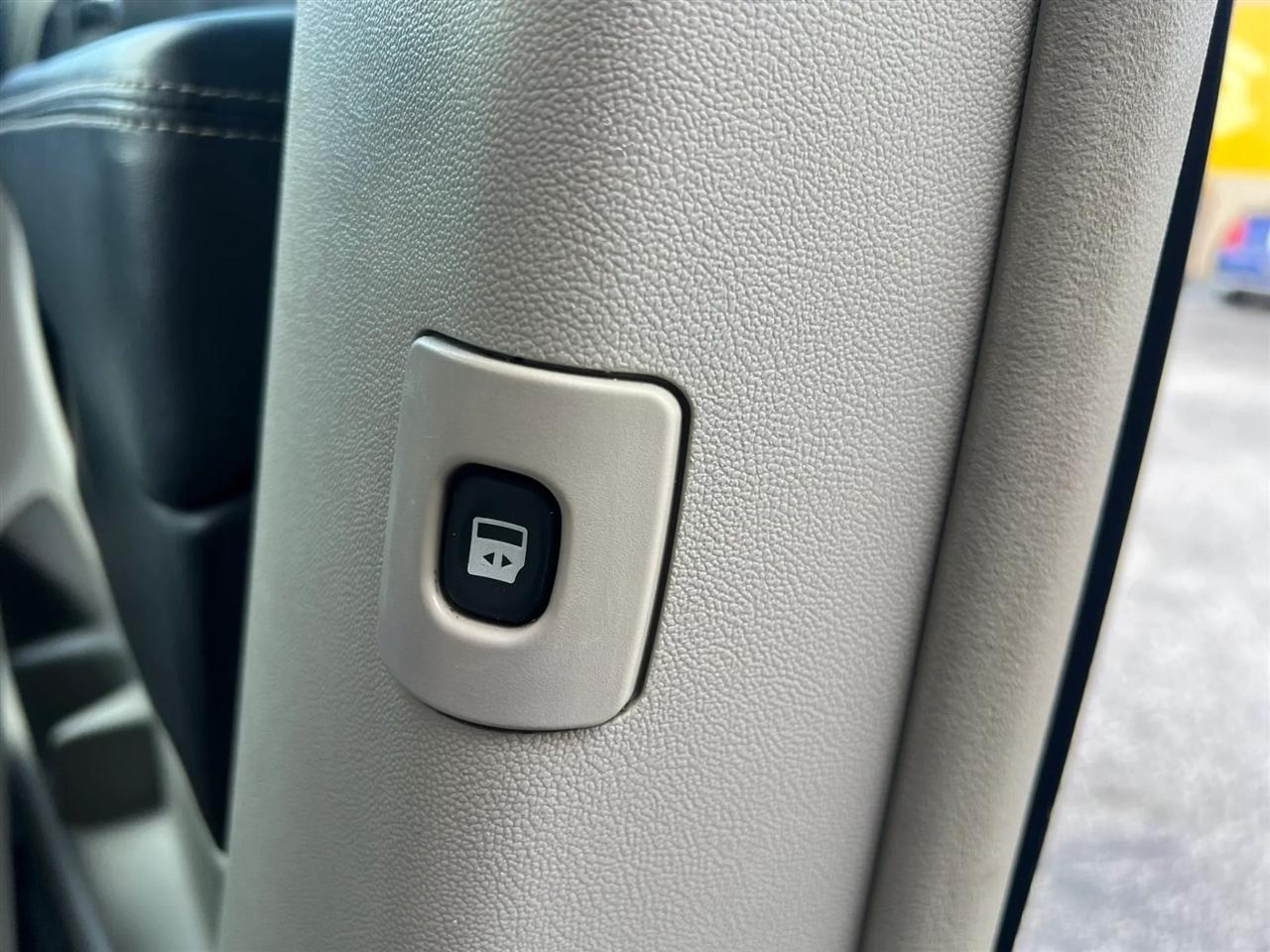 Chrysler Town & Country Touring-L 2013