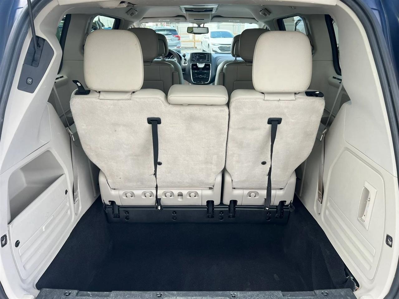 Chrysler Town & Country Touring-L 2013