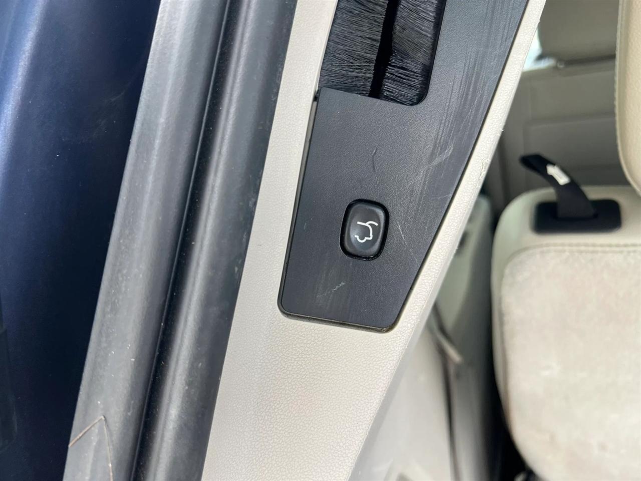 Chrysler Town & Country Touring-L 2013